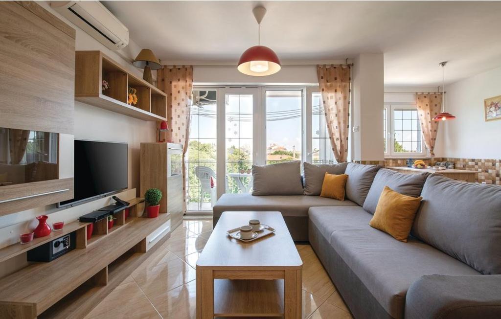 Popovic Apartment Пула Екстериор снимка